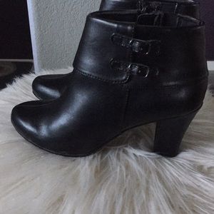 Boots in black, hush puppies brand